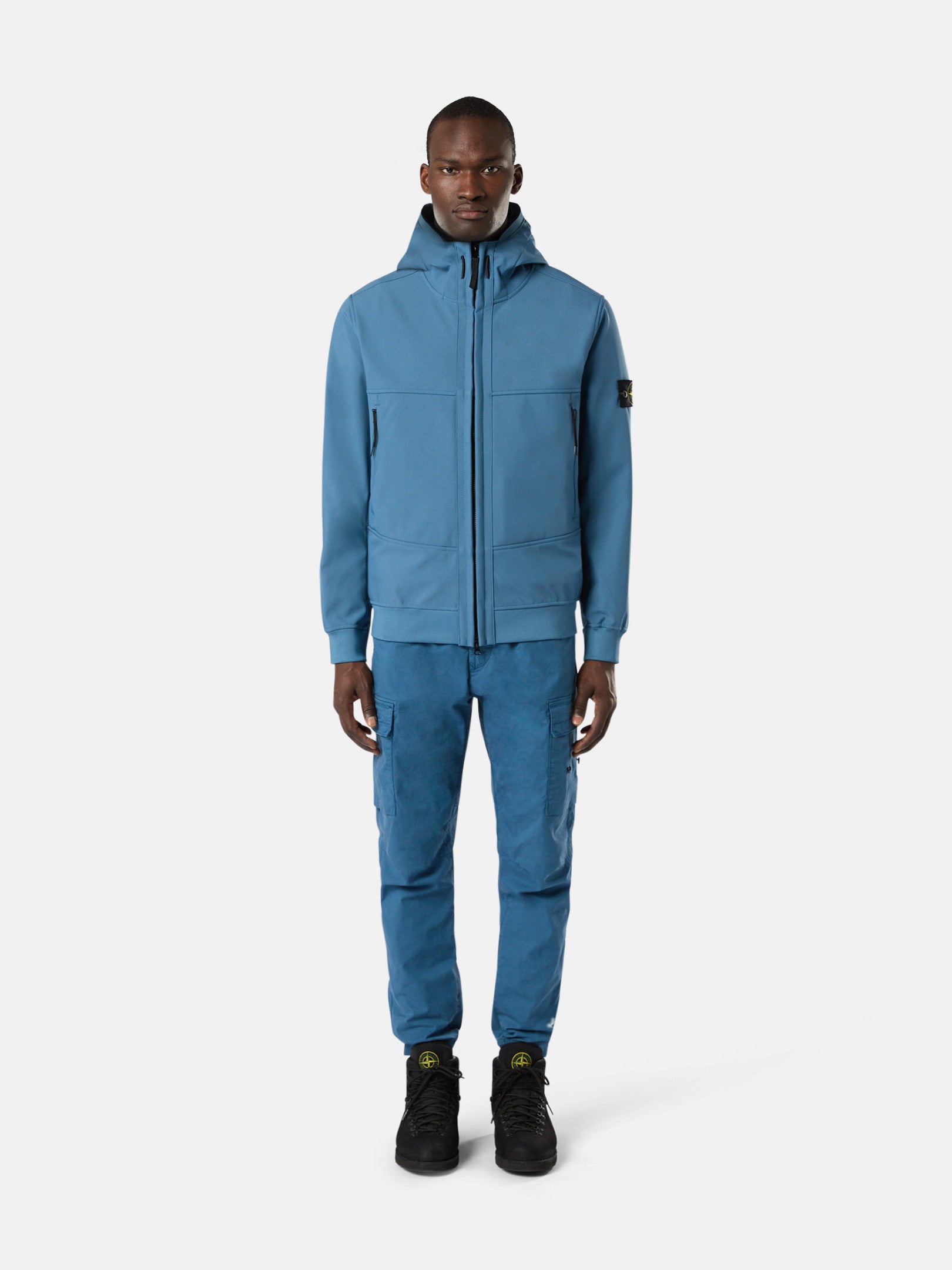 Q0322 SOFT SHELL-R_e.dye® TECHNOLOGY IN RECYCLED POLYESTER
