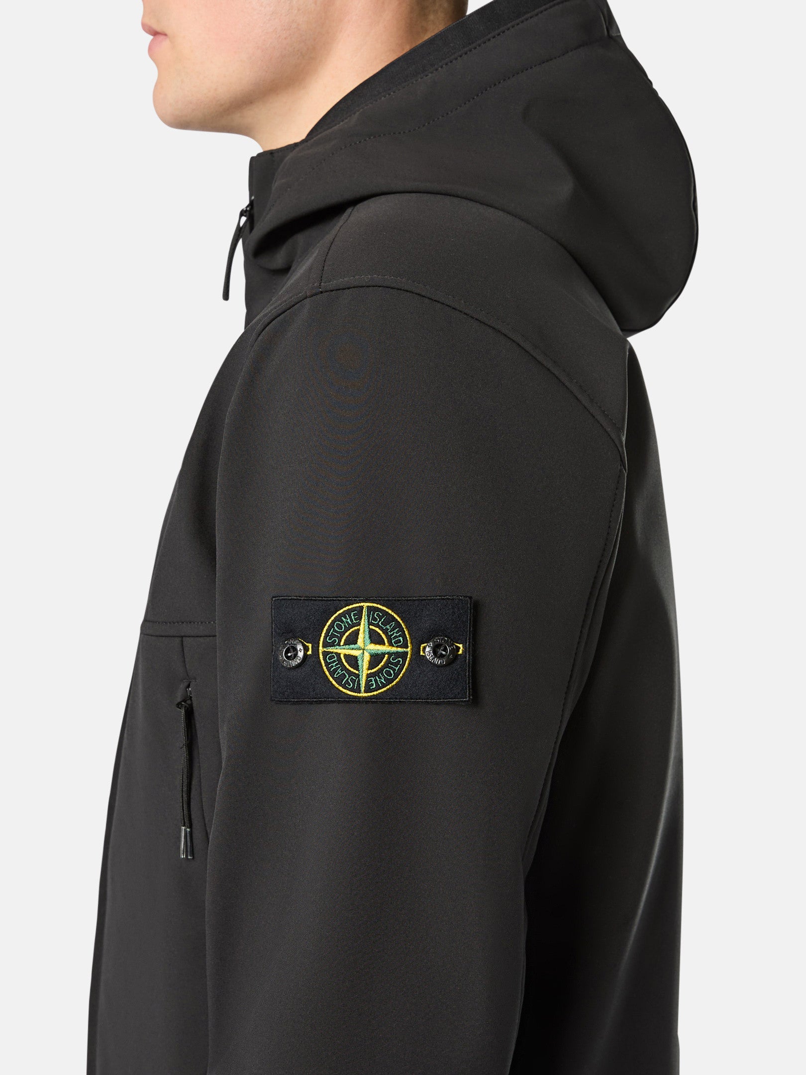 Q0322 SOFT SHELL-R_e.dye® TECHNOLOGY IN RECYCLED POLYESTER