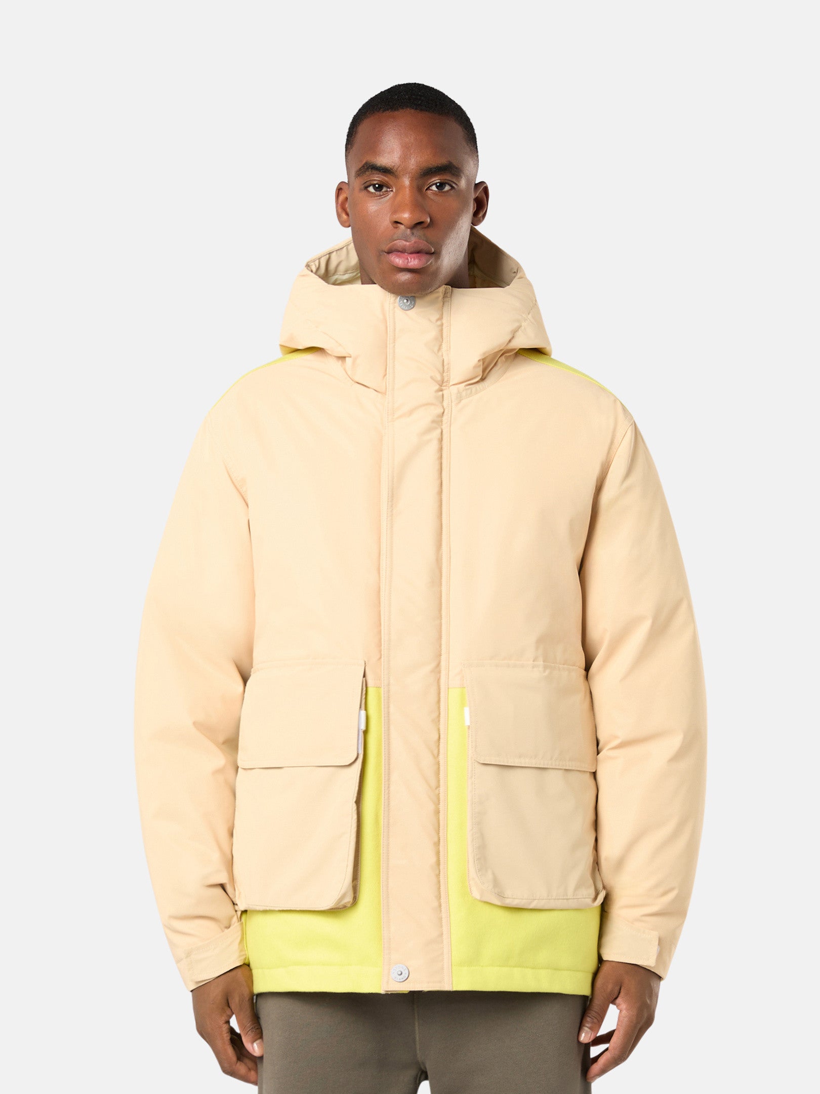 443X3 PANNO RESINATO WITH PLATED REFLECTIVE_ STONE ISLAND MARINA