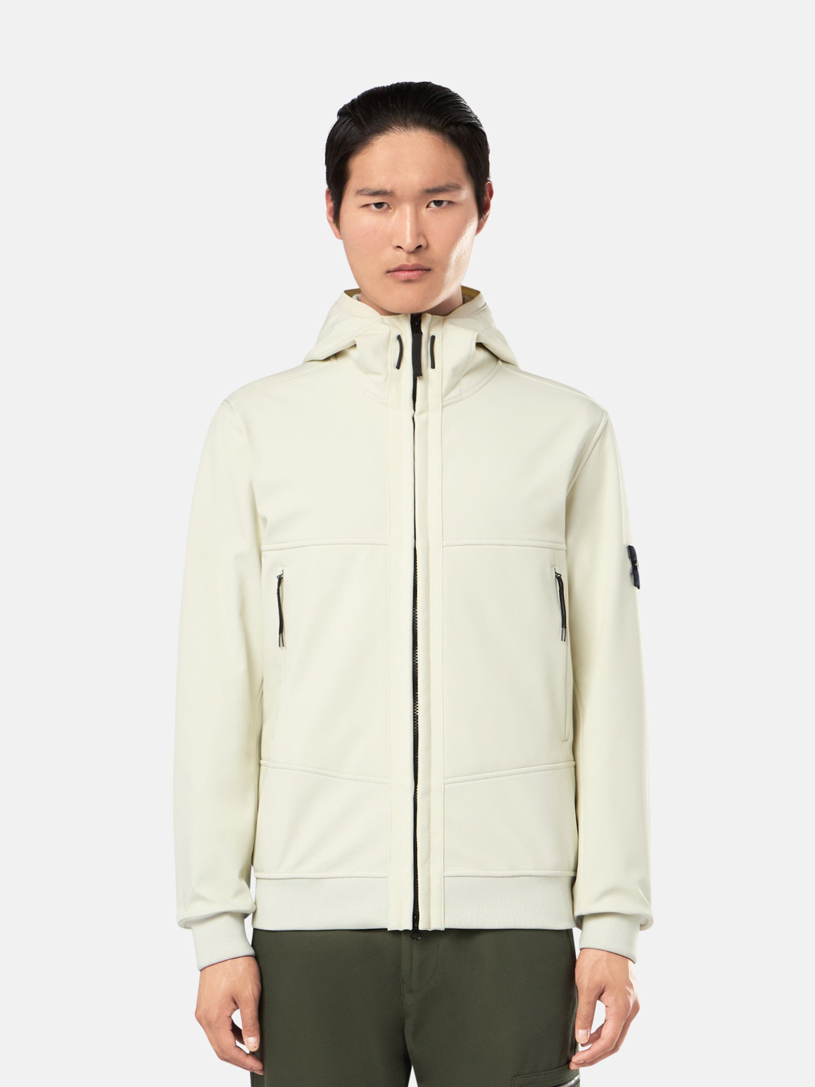 Q0322 SOFT SHELL-R_e.dye® TECHNOLOGY IN RECYCLED POLYESTER